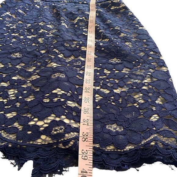 Vince Camuto | Allover Lace Halter Midi Dress, Size 12 - Picture 9 of 13